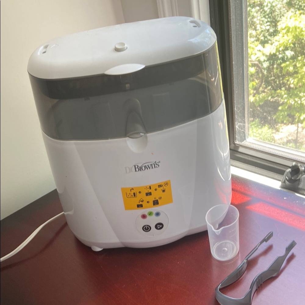 White Baby Bottle Sterilizer